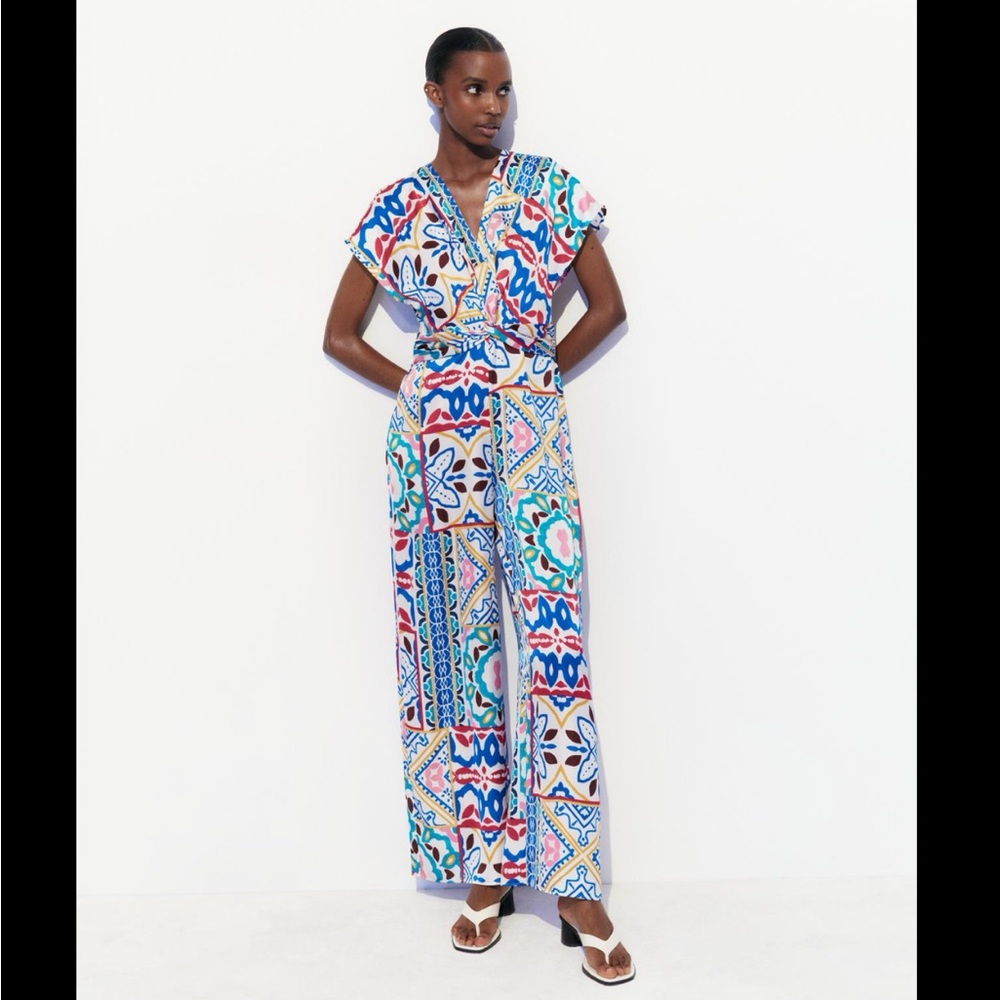 SATIN EFFECT PRINT JUMPSUIT